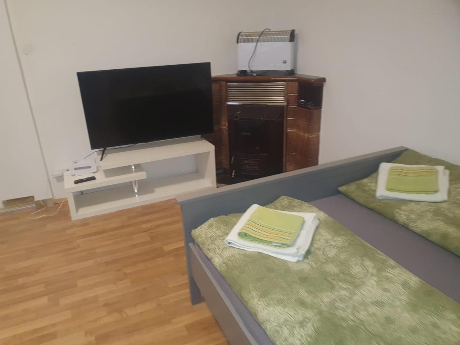 Ferienwohnung Schloessel 10/16 Wien